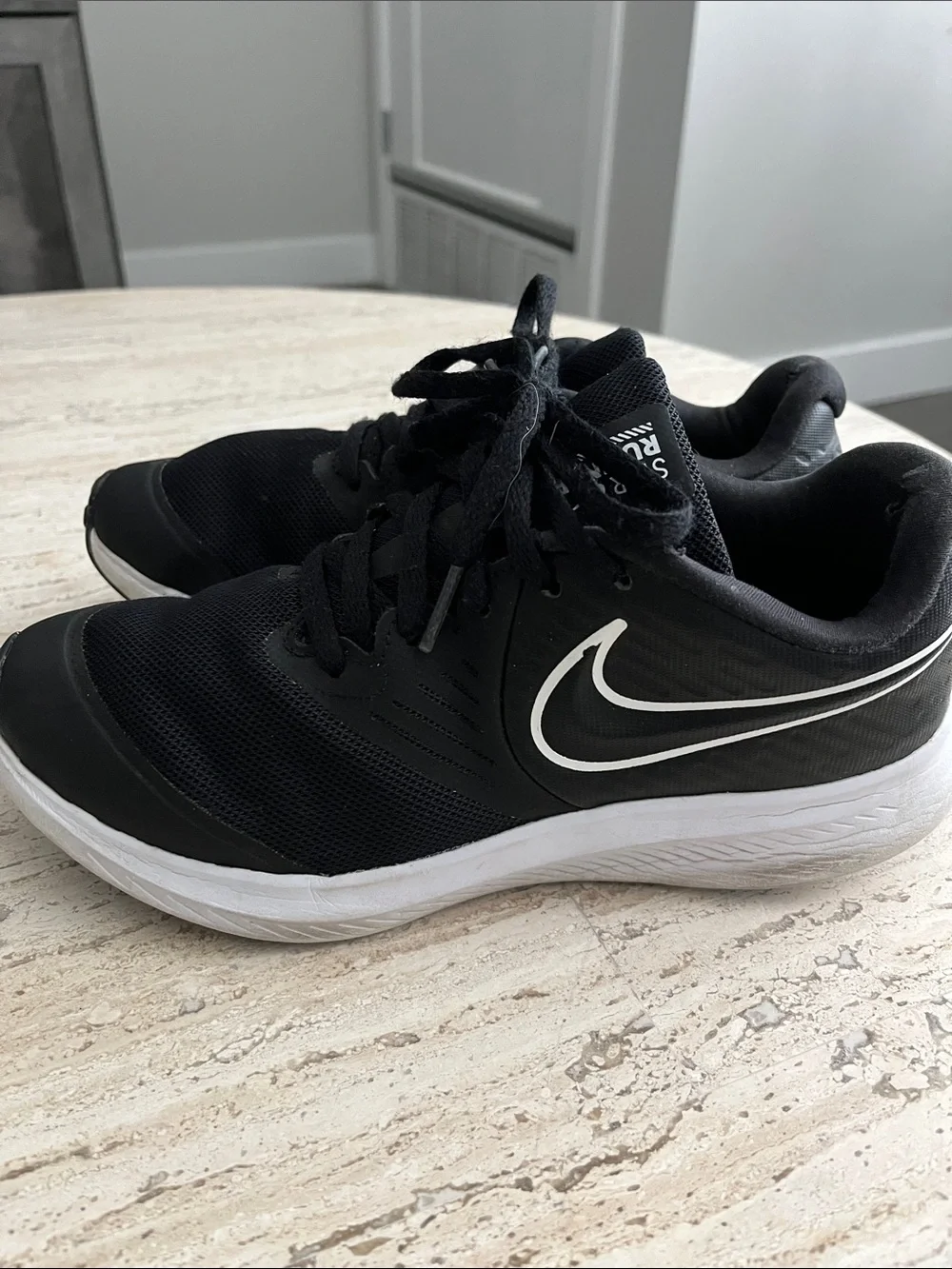 Nike sleek black